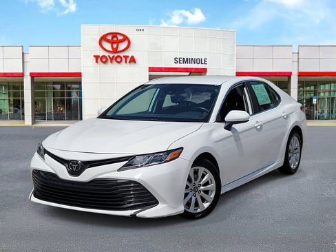 Used 2020 Toyota Camry LE FWD image 1