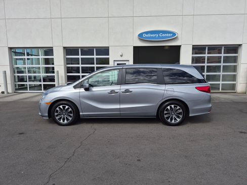 Used 2024 Honda Odyssey EX-L image 9