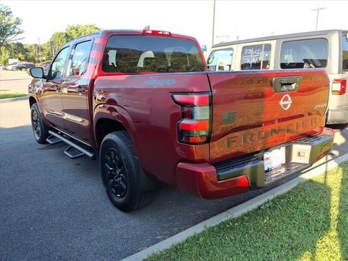 Used 2023 Nissan Frontier SV AWD/4WD image 6