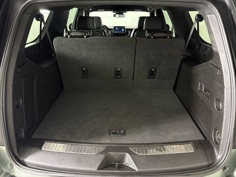 Used 2023 Chevrolet Suburban Premier RWD image 41