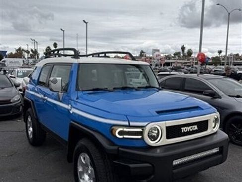 Used 2007 Toyota FJ Cruiser 4WD image 2