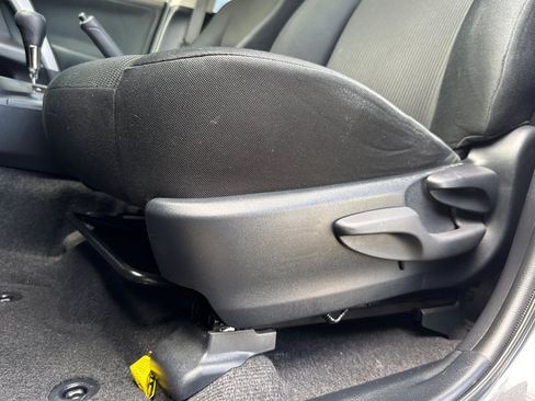 Used 2016 Toyota RAV4 LE FWD image 15