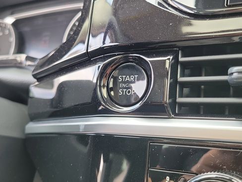 Used 2025 Nissan Pathfinder SL w/ SL Premium Package image 28