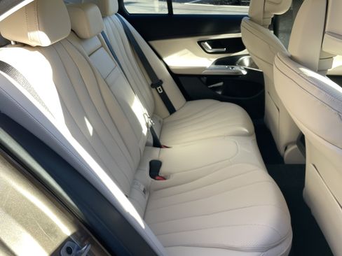 New 2026 Mercedes-Benz E 350 4MATIC Sedan image 41