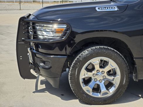 Used 2022 RAM 1500 Big Horn AWD/4WD image 9