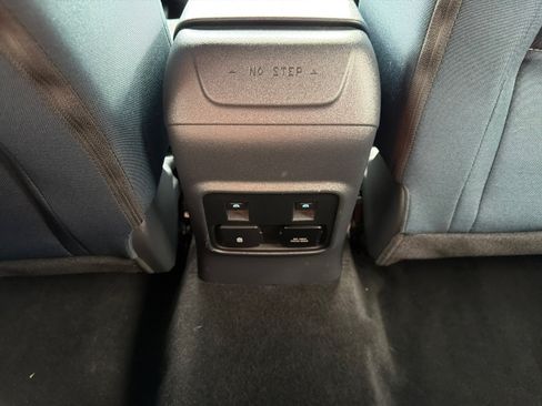 Used 2023 Ford Bronco Outer Banks AWD/4WD image 22