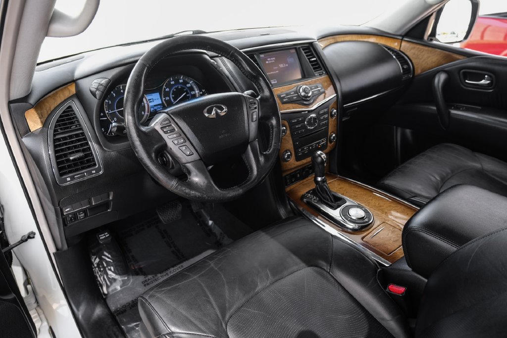 Used 2014 INFINITI QX80 2WD w/ Theater Package image 2