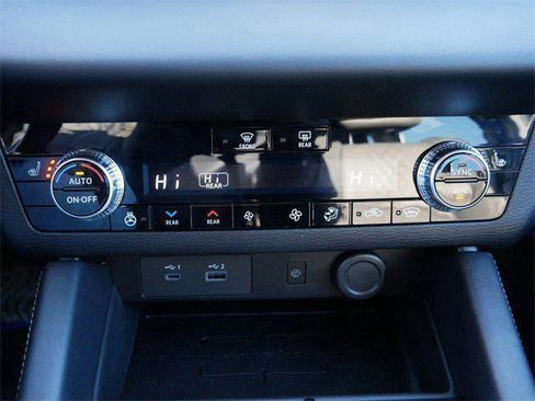 Used 2025 Mitsubishi Outlander SEL Black Edition image 21