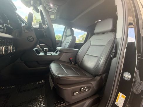 Used 2024 GMC Sierra 1500 Denali w/ Technology Package AWD/4WD image 17