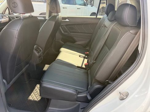 Used 2022 Volkswagen Tiguan SE w/ Panoramic Sunroof Package FWD image 20