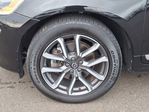 Used 2017 Volvo XC60 T6 Dynamic w/ Preferred Option Package image 8