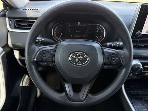Used 2025 Toyota RAV4 XLE FWD image 13