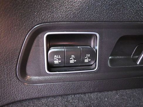 Used 2025 Mercedes-Benz GLS 450 4MATIC image 32