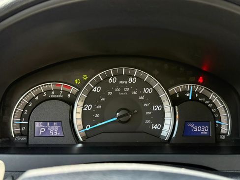 Used 2012 Toyota Camry SE FWD image 19