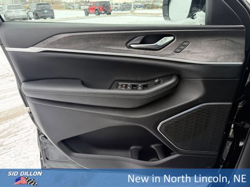 New 2026 Jeep Grand Cherokee Limited image 17