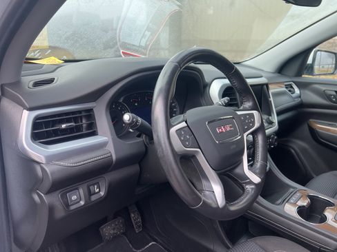 Used 2020 GMC Acadia SLE image 11
