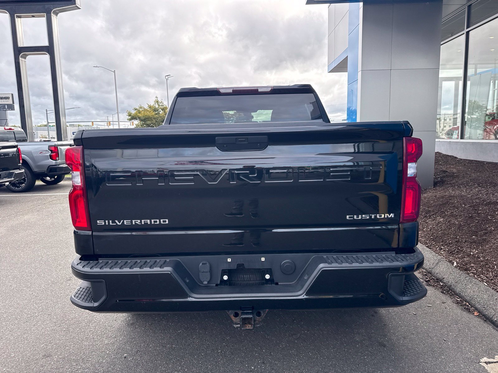 Used 2021 Chevrolet Silverado 1500 Custom w/ Safety Confidence Package AWD/4WD image 7