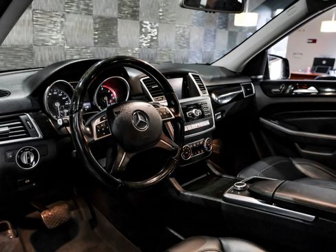 Used 2015 Mercedes-Benz ML 250 BlueTEC 4MATIC image 3