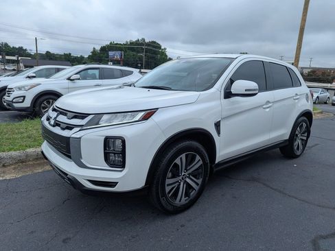 Used 2020 Mitsubishi Outlander Sport SE FWD image 3