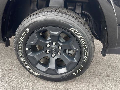 Used 2025 RAM 1500 Big Horn AWD/4WD image 12