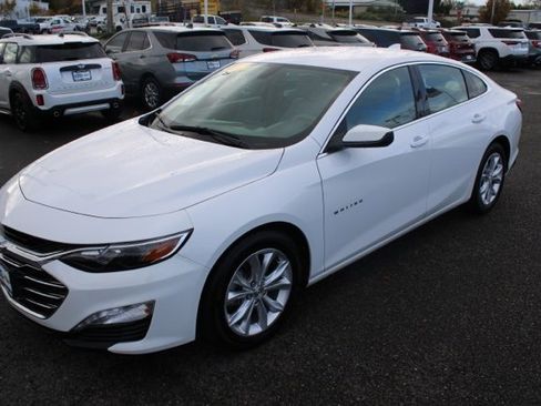 Used 2022 Chevrolet Malibu LT image 3