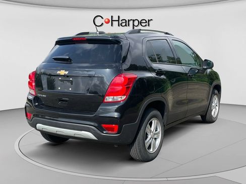 Certified 2022 Chevrolet Trax LT w/ LT Convenience Package AWD/4WD image 3