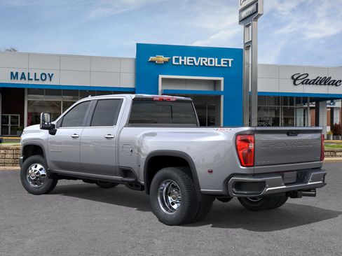 Used 2026 Chevrolet Silverado 3500 LTZ w/ LTZ Plus Package AWD/4WD image 4