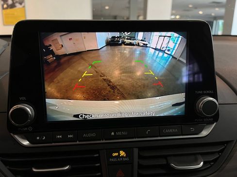 Used 2025 Nissan Altima 2.5 SV FWD image 20