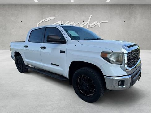 Used 2018 Toyota Tundra SR5 w/ SR5 Upgrade Package AWD/4WD image 2
