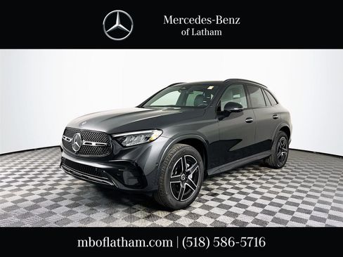 Used 2025 Mercedes-Benz GLC 300 4MATIC image 1