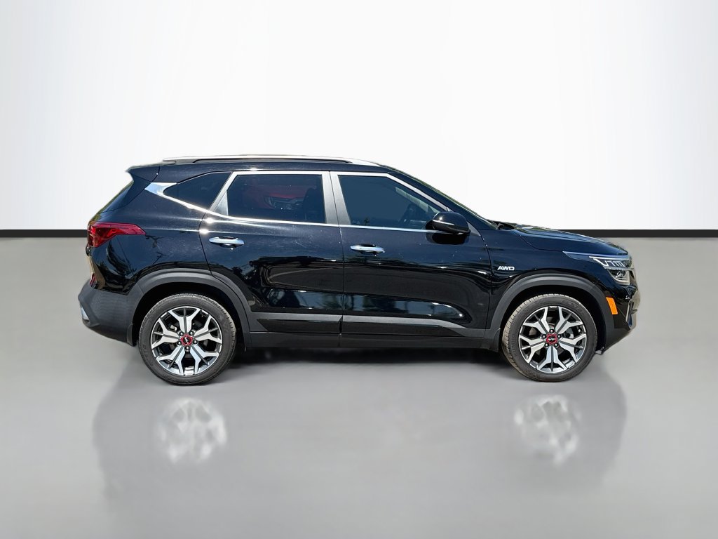 Used 2023 Kia Seltos SX w/ SX Sunroof Package AWD/4WD image 8