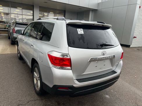 Used 2013 Toyota Highlander Limited image 2