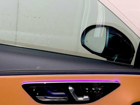 Used 2025 Mercedes-Benz CLE 300 4MATIC Cabriolet image 10