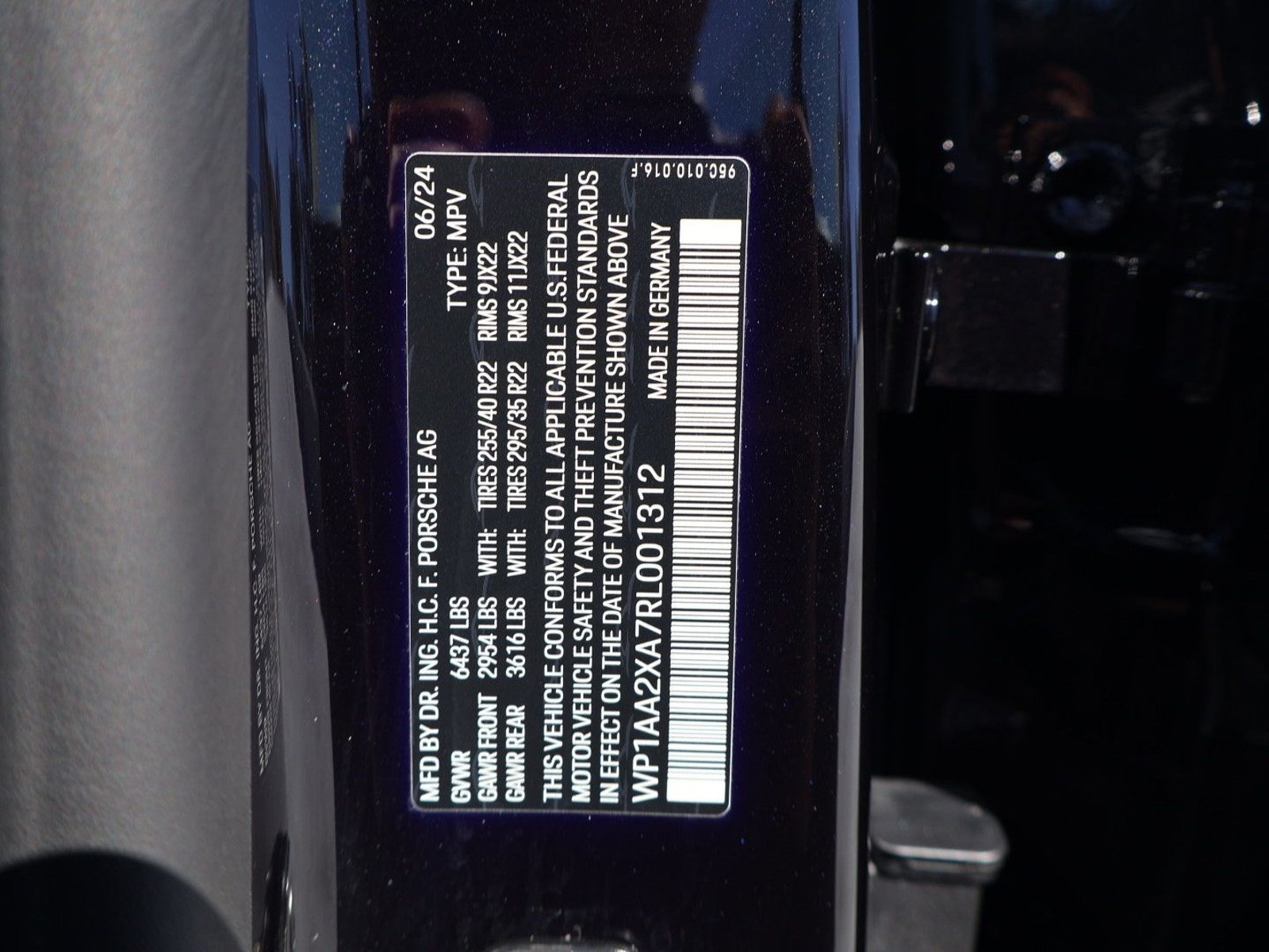Certified 2024 Porsche Macan 4 Electric AWD/4WD image 29