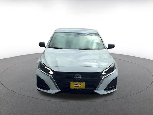 Used 2025 Nissan Altima 2.5 SV FWD image 4