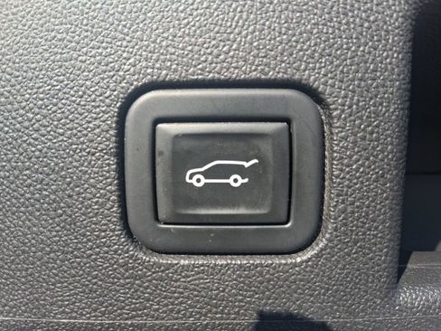 Used 2022 Chevrolet Equinox Premier image 15