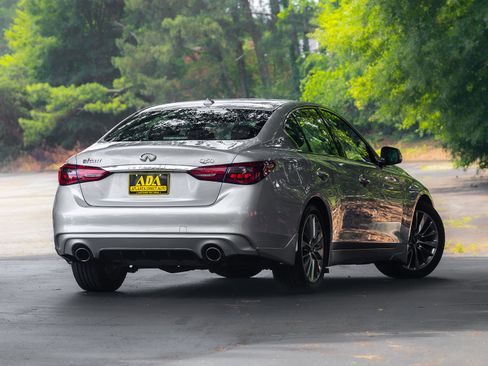 Used 2018 INFINITI Q50 Luxe w/ Essential Package (3.0T Luxe) RWD image 4