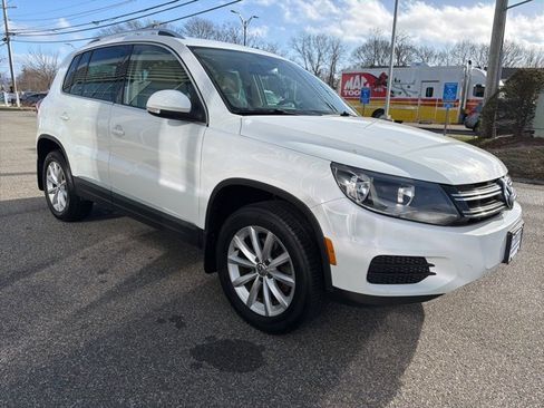 Used 2017 Volkswagen Tiguan Wolfsburg Edition image 4