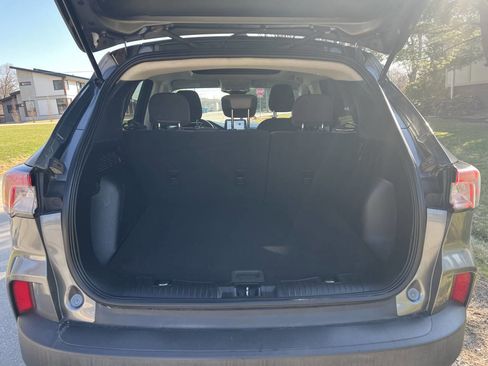 Used 2021 Ford Escape SE FWD image 8