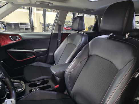Used 2023 Kia Soul GT-Line w/ GT-Line Technology Package image 23