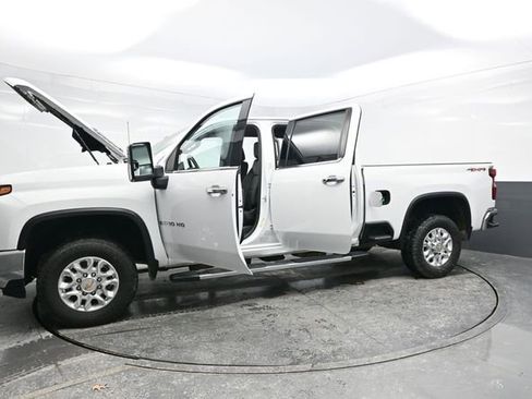 Used 2024 Chevrolet Silverado 2500 LTZ image 37
