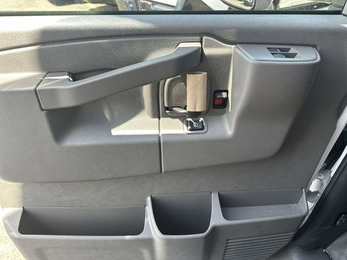 New 2025 Chevrolet Express 3500 Work Van w/ Power Convenience Package image 23