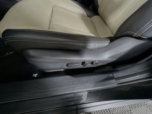 Used 2021 Subaru Outback Limited image 16