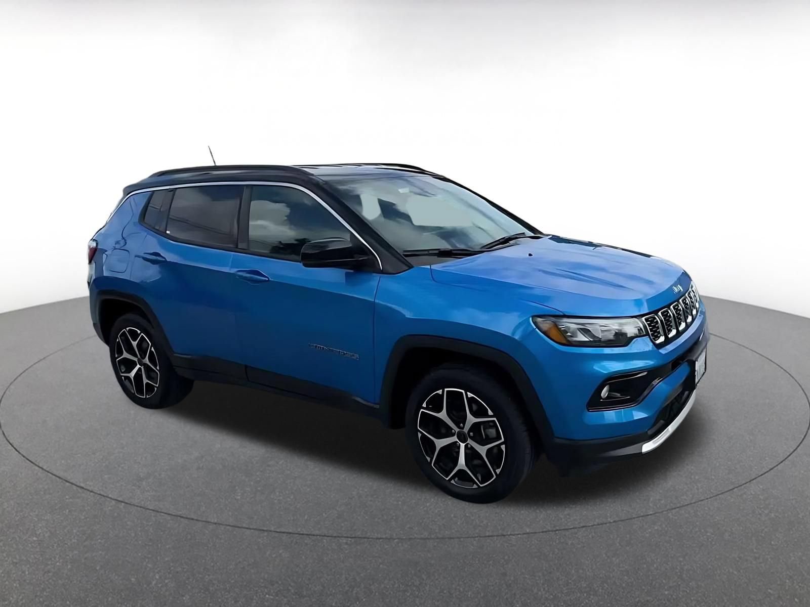 Used 2025 Jeep Compass Limited AWD/4WD image 2