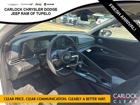 Used 2026 Hyundai Elantra SE FWD image 16