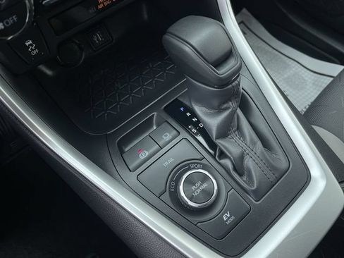 Certified 2025 Toyota RAV4 XLE AWD/4WD image 19