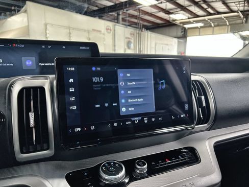 Used 2025 Ford Expedition Active AWD/4WD image 36