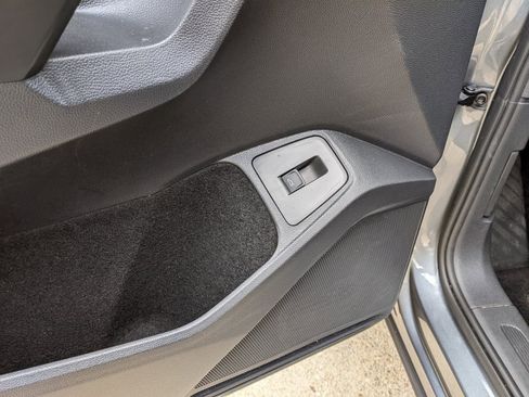 Certified 2021 Volkswagen Tiguan SE image 10