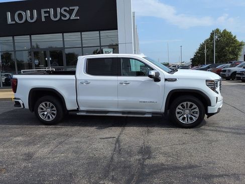 Used 2024 GMC Sierra 1500 Denali w/ Technology Package AWD/4WD image 2