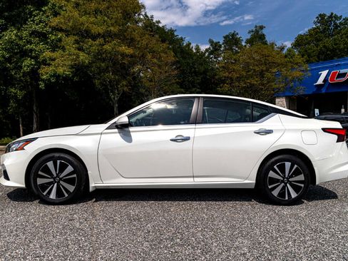 Used 2022 Nissan Altima 2.5 SV image 3